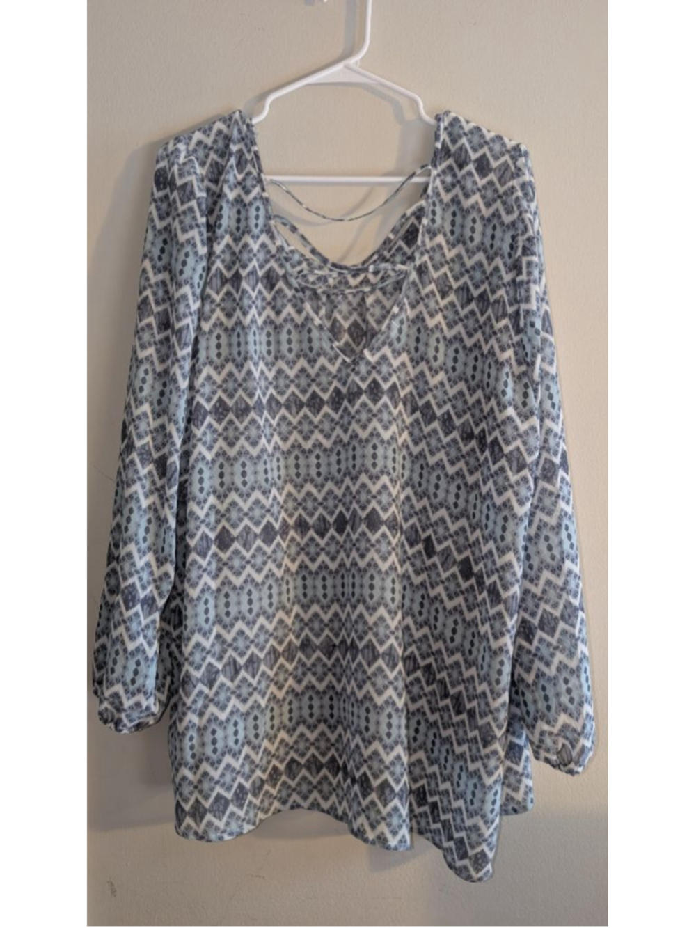 Maurices Patterned Tunic Top with Embellished Neck Size 2 - Picture 7 of 7